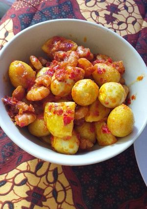 Foto resep Balado udang,kentang dan telur puyuh