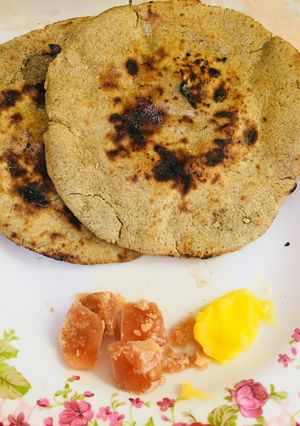 A picture of Bajra ki rotiGud ghee ke saath.