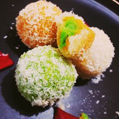 A picture of Tricolour Mawa Coconut ladoo.