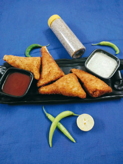 A picture of Crispy Bread Cones.