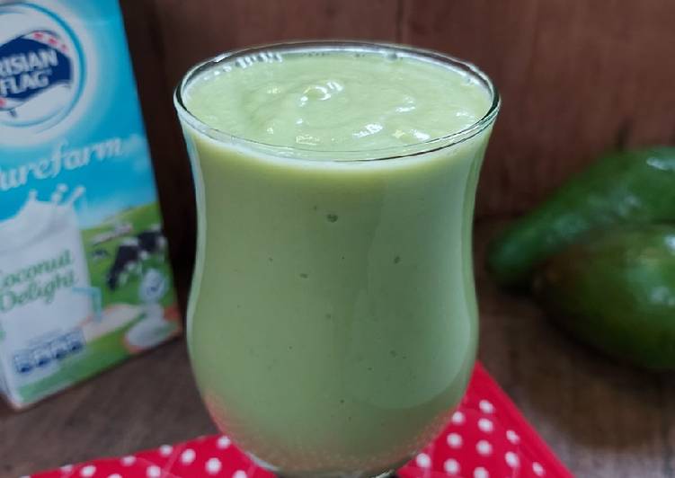 Bagaimana Menyiapkan Avocado Juice with Milk Coconut Delight Anti Gagal