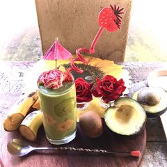 A picture of #AvocadoSmoothie#themechallenge#Vegan#SugarFree.