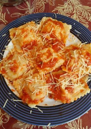 Una foto de Raviolones de pollo y espinaca