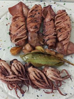 Una foto de Calamares en aceite