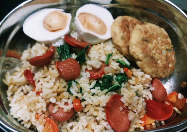 Resep Nasi Goreng Telur Asin Bekal Sekolah Anti Gagal