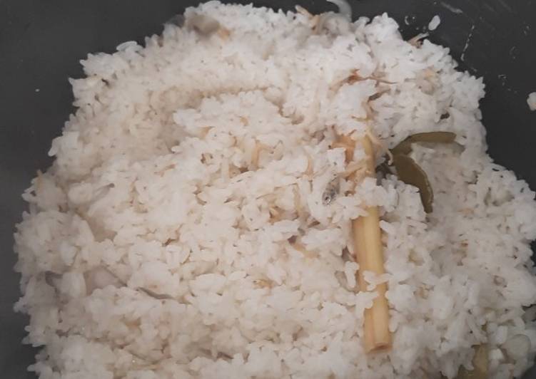 Nasi liwet ricecooker simpel