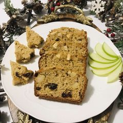 A picture of Apple cinnamon & cranberry Loaf cake #onerecipeonetree🌲.