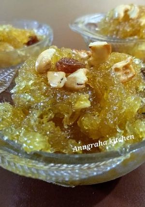A picture of Papaya halwa.