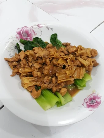 Easy Way Make Pokcoy Siram Ayam Saus Tiram the Delicious You can take Joss in your mouth