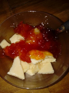 Una foto de Queso con dulce casero de pomelo !!!