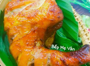 Hình của món Đùi gà nướng nồi chiên không dầu gồm má và đùi gà (da gà,thịt gà và xương gà).