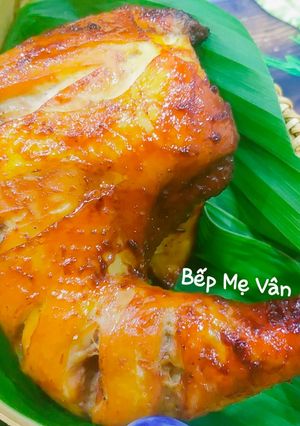 Hình của món Đùi gà nướng nồi chiên không dầu gồm má và đùi gà (da gà,thịt gà và xương gà).