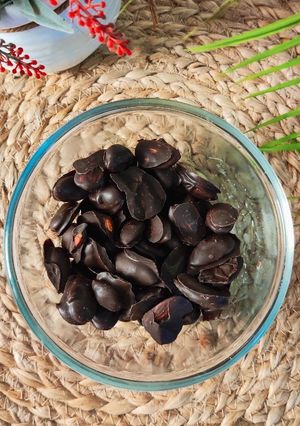 A picture of 2 Ingredients Roasted Almond Choco Bites.