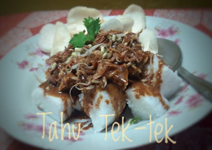 TAHU Tek tek (tahu Lontong)