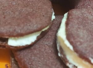Una foto de Galletas de oreo caseras