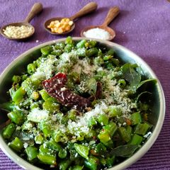 A picture of French beans poriyal.