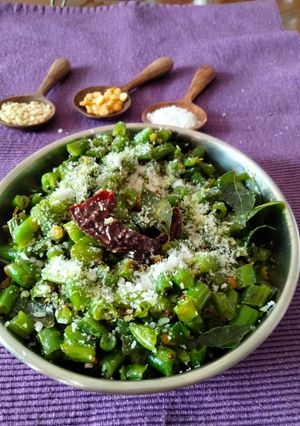 A picture of French beans poriyal.