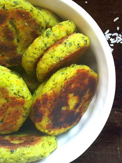 Una foto de Crocantísimas croquetas vegetarianas de arroz y lechuga (SIN GLUTEN, SIN LACTOSA, ECONÓMICAS)