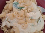 Una foto de mac & cheese macarrones con queso