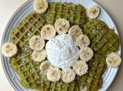A picture of pandan leaves