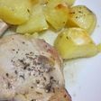 Contramuslos sin piel al horno con patatas