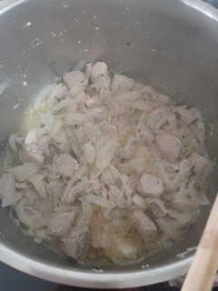Una foto de Atún encebollado