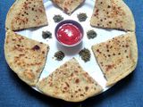 झातर मनकिश (अरेबिक ब्रेकफास्ट) (Jhatar Mankish recipe in marathi)