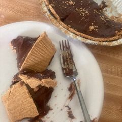 A picture of No bake chocolate pie.