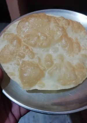 A picture of Bhatura.