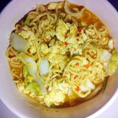 Mie Tek Tek Indomie Sederhana রেসিপির প্রধান ছবি