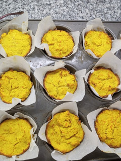 Una foto de Budín / muffins de zanahoria 🥕🥕🥕 súper sanos y ricos