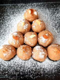 A picture of Chauhaare & nuts ladoo(Dry dates ladoo).