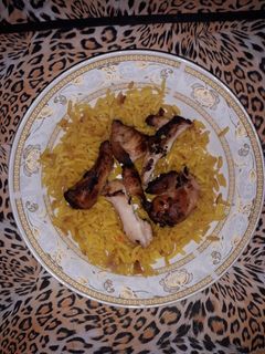 صورة لوصفة ارز بسمتي بالكركم ومعاه صدور فراخ مشويه🥘