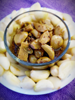 A picture of GARLIC PICKLE🌶🌶.