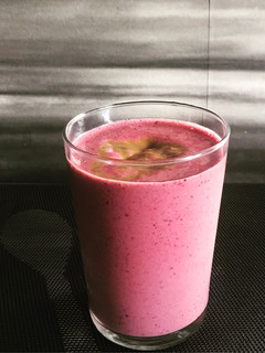 Una foto de Smoothie de frutos rojos con peanut