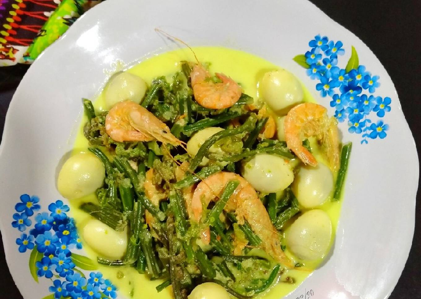Gulai Paku Udang Talua Puyuh