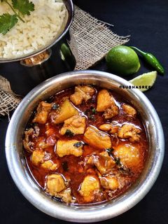 বোনলেস চিকেন কারি (boneless chicken curry recipe in Bengali) রেসিপির প্রধান ছবি