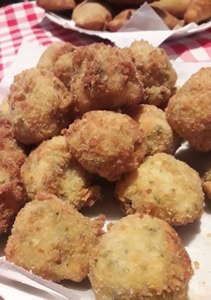 Una foto de Croquetitas de papa con corazón de queso