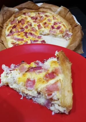 Hagymás, baconos quiche recept fotója