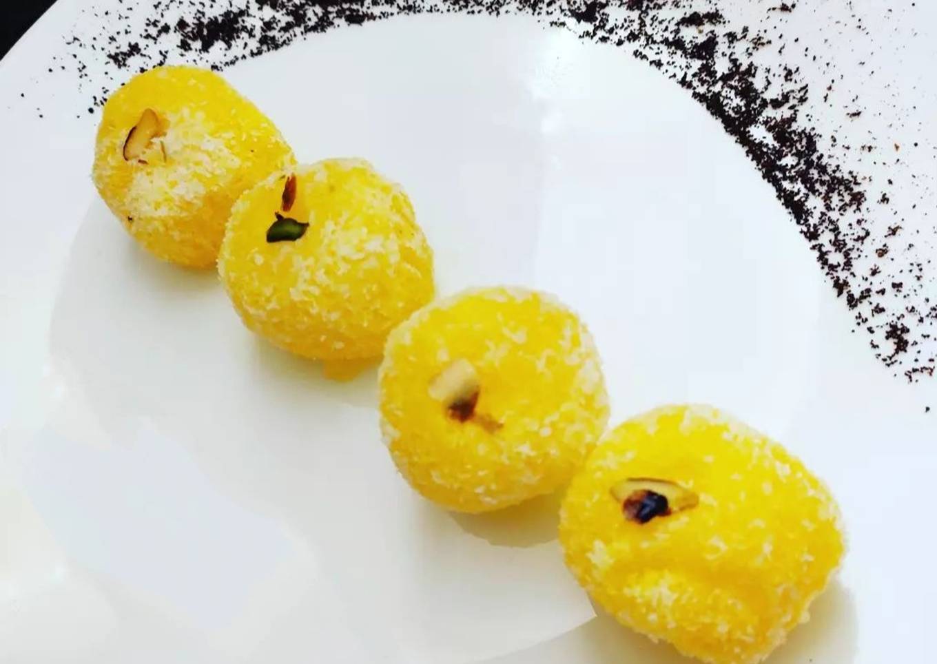 Coconut Ladoo