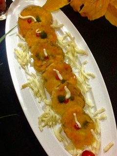 चीज़ बैंगन भाजा (Cheese Baingan Bhaja recipe in Hindi) रेसिपी मुख्य फोटो