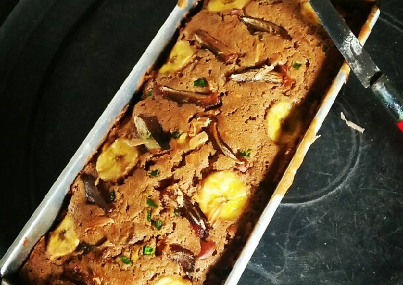 Bolu pisang kurma coklat