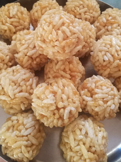 મમરાના લાડુ (Mamara Ladoo Recipe In Gujarati) રેસીપી મુખ્ય ફોટો