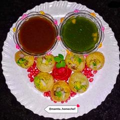 A picture of Pani Puri.