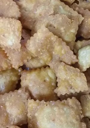 A picture of Oats papdi(cooking with oats).