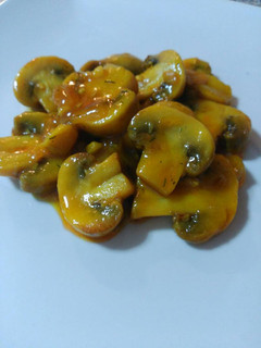 Una foto de Champiñones en salsa eneldo al whisky