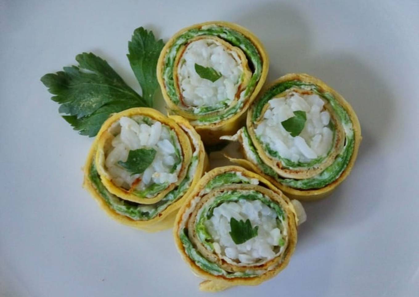 Bola-bola telur dadar nasi