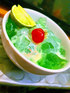 Una foto de Gelatina limón intenso!!! 🍋🍋🍨