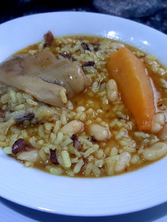 Una foto de Arros amb fesols i naps (arroz con alubias y nabos)