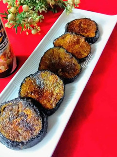 बेगुन भाजा (Begun Bhaja recipe in Hindi) रेसिपी मुख्य फोटो